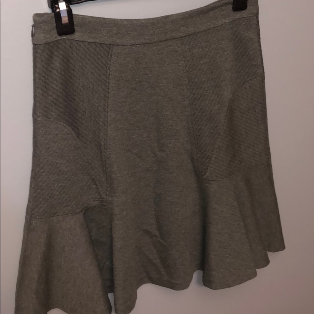 High waisted grey skirt!